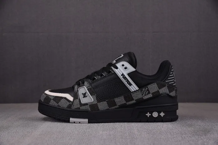 Hot sale hype LV TRAINER SNEAKER 24062702 0130