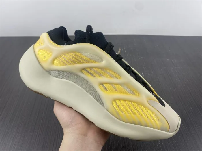 Buy now hype Adidas Yeezy 700 V3 Mono Safflower HP5425 0127