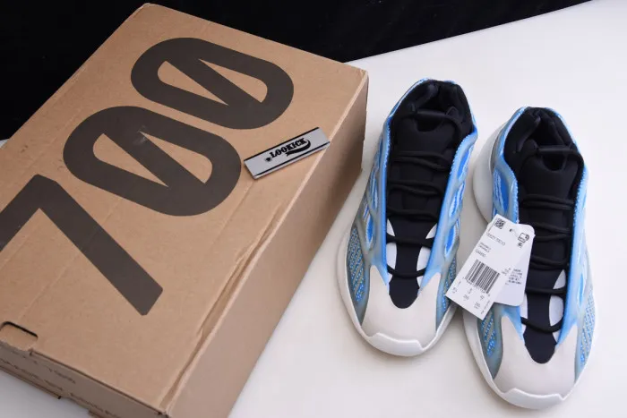 Buy now hype ADIDAS YEEZY 700 V3 GLOW IN THE DARK G54850 0127