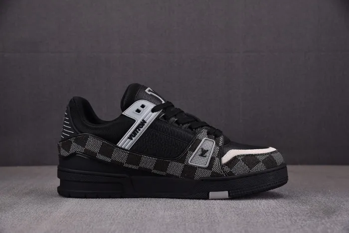 Hot sale hype LV TRAINER SNEAKER 24062702 0130