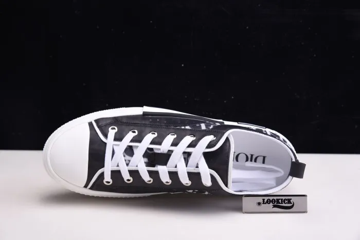 Hot sale hype DR B23 Low Top Oblique Sneaker Black & White 0128