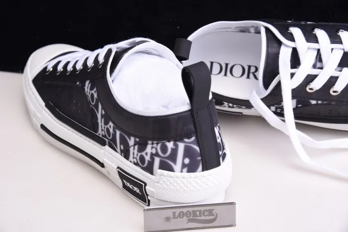 Hot sale hype DR B23 Low Top Oblique Sneaker Black & White 0128