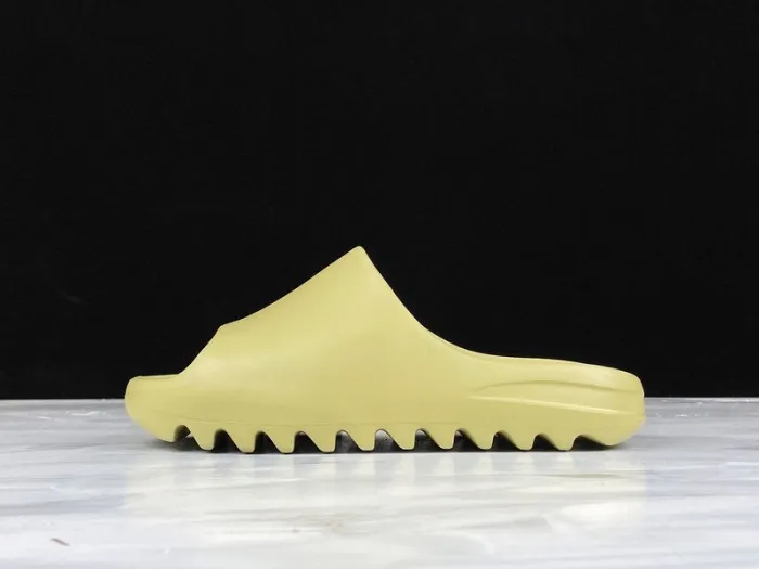 Hot sale hype Adidas Yeezy Slides 'Resin' FX0494 0201